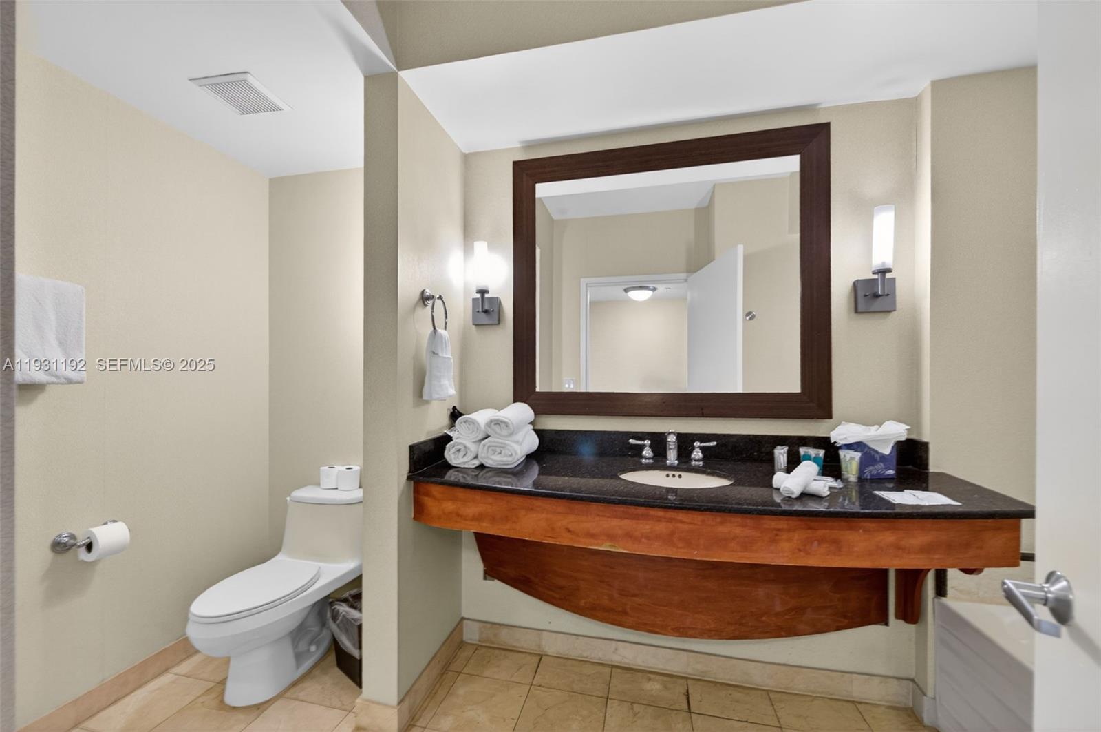 TRUMP INTERNATIONAL SONES - Residential