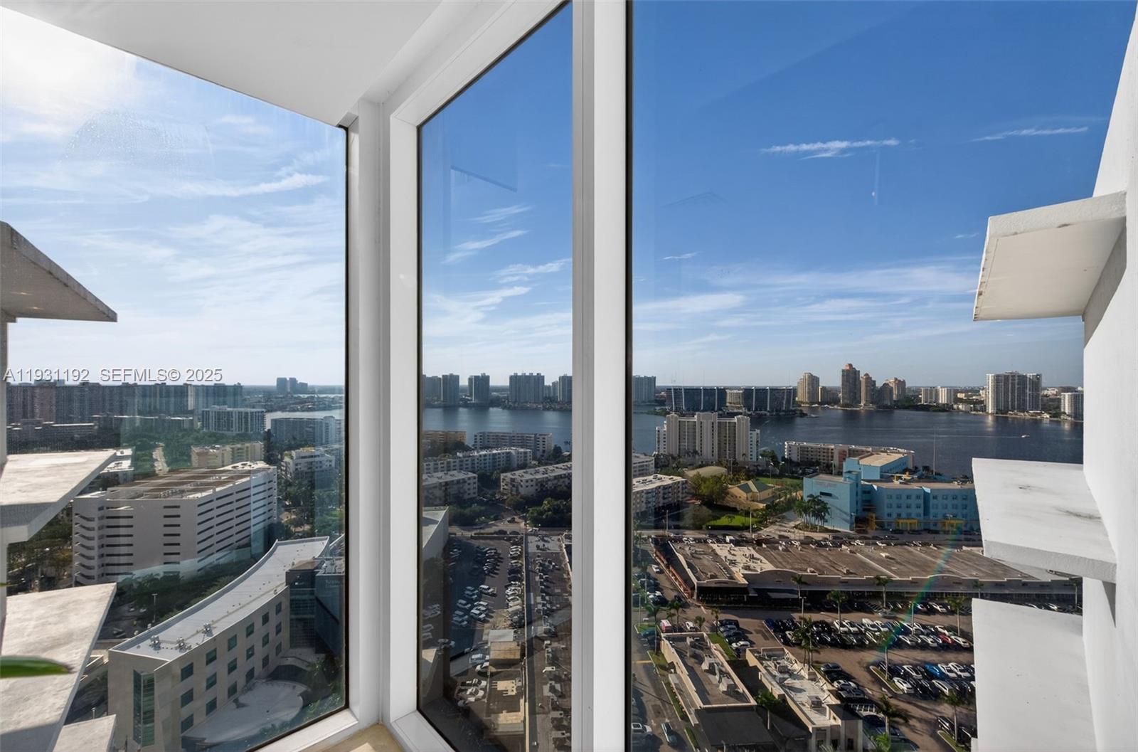 TRUMP INTERNATIONAL SONES - Residential