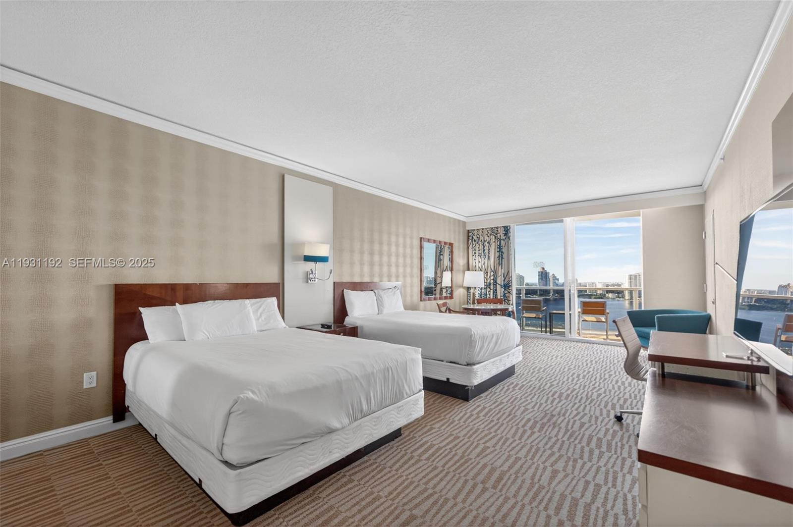 TRUMP INTERNATIONAL SONES - Residential