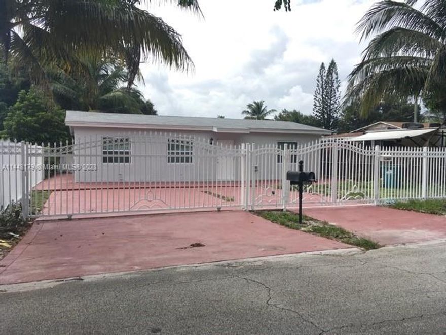 CLEAN AND READY FOR INVESTMENT OR RESIDENCE!EASY TO SHOW!