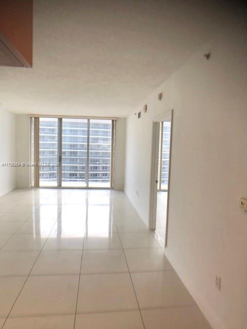 1750 N Bayshore Dr 5105