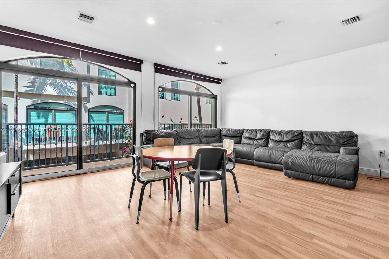 THE VILLAS AT BAY HARBOR - Residential