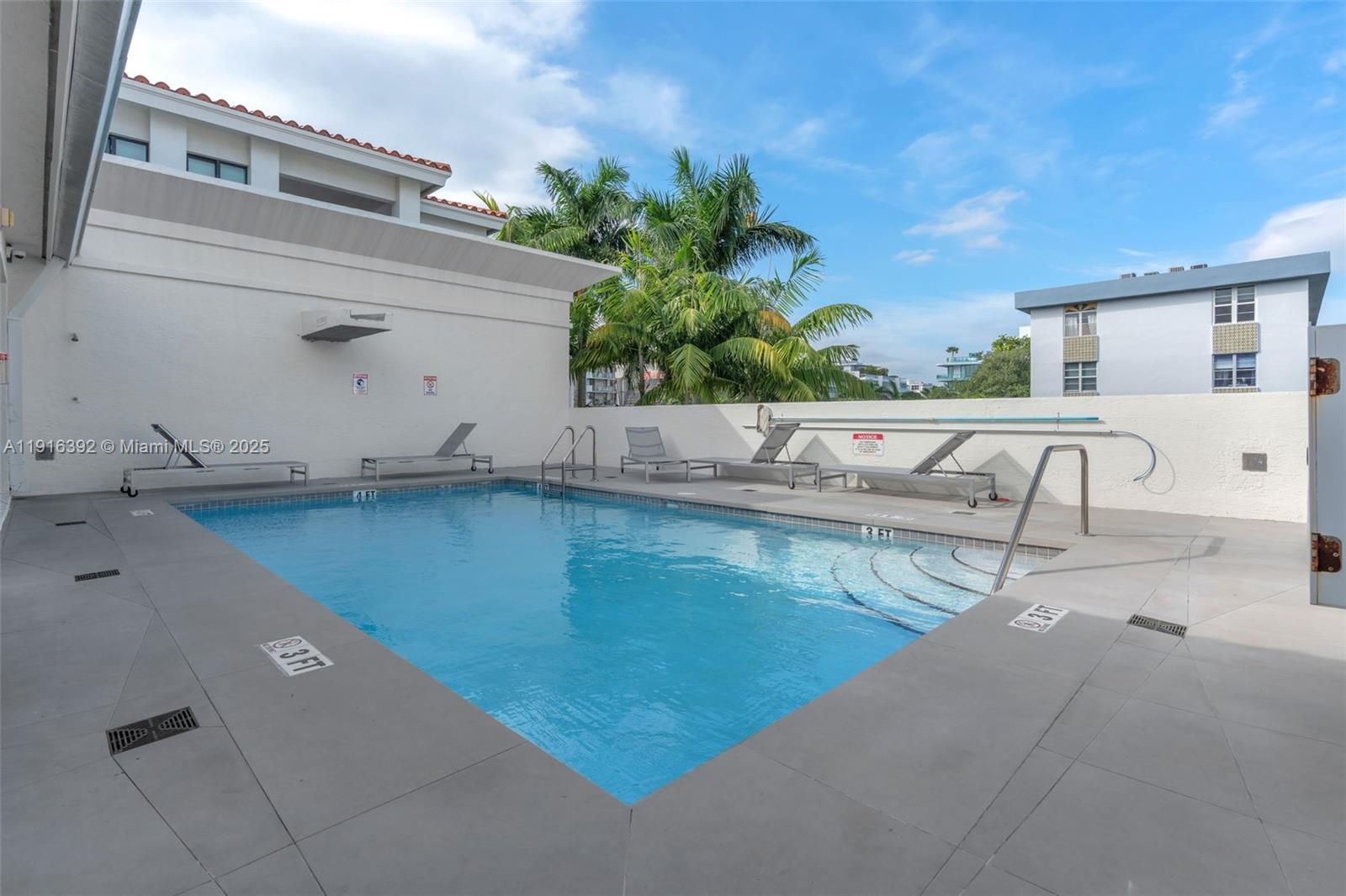 THE VILLAS AT BAY HARBOR - Residential