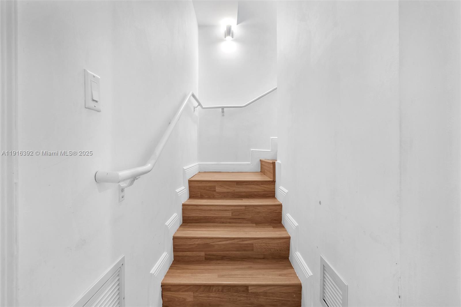 THE VILLAS AT BAY HARBOR - Residential