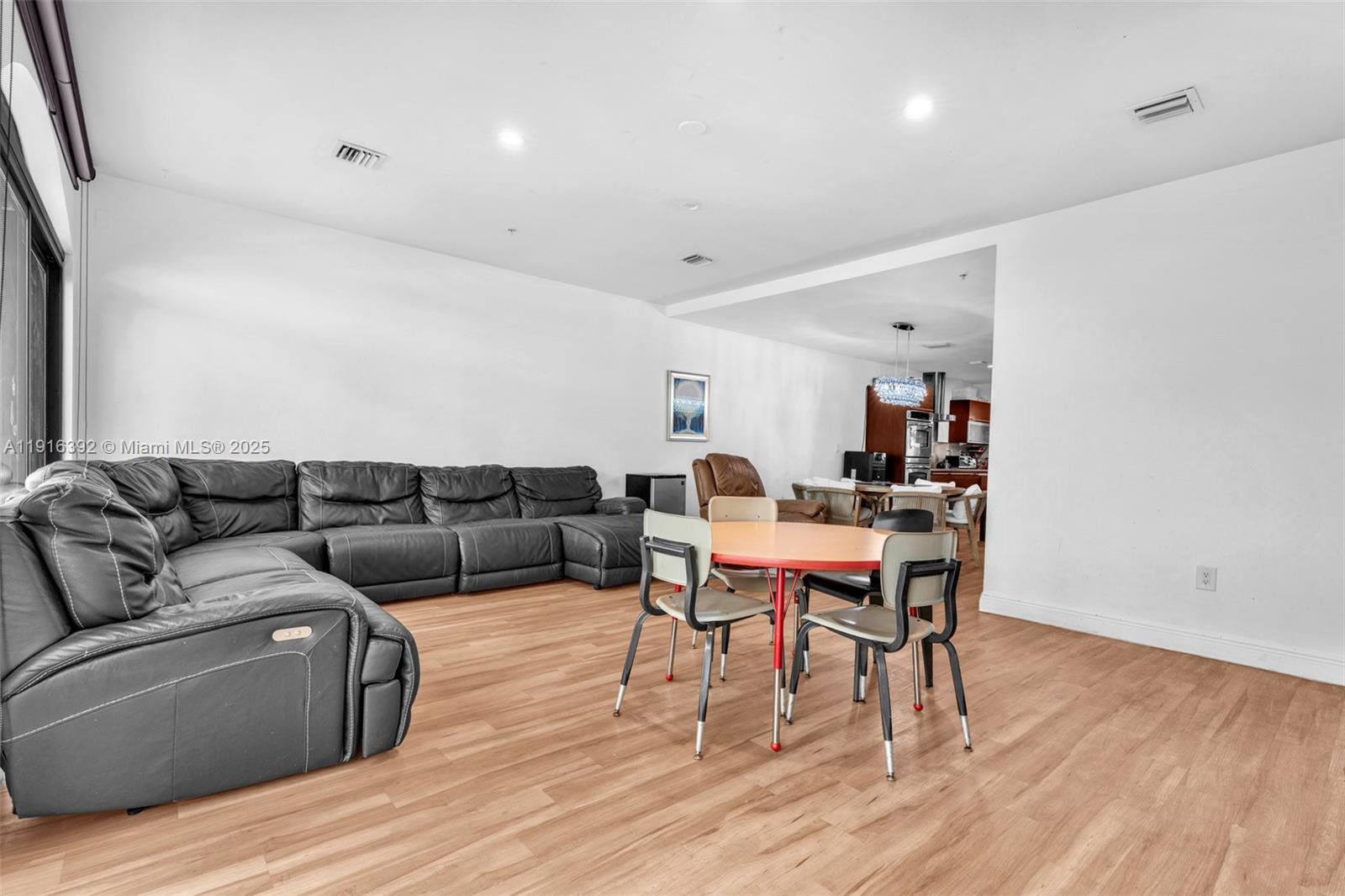 THE VILLAS AT BAY HARBOR - Residential