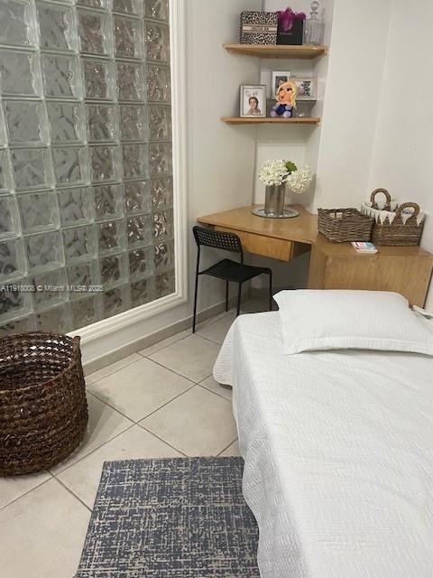 THE PLAZA OF BAL HARBOUR - Residential Lease