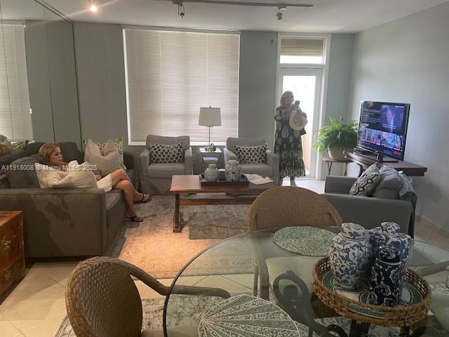 THE PLAZA OF BAL HARBOUR - Residential Lease