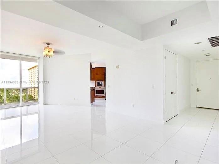 15901 Collins Ave 705