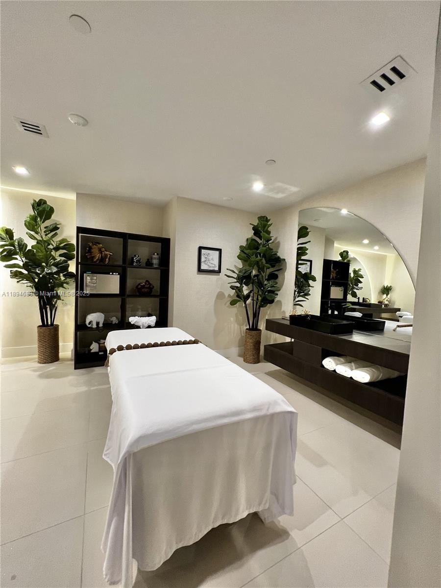 TDR TOWER II CONDO - Residential Lease