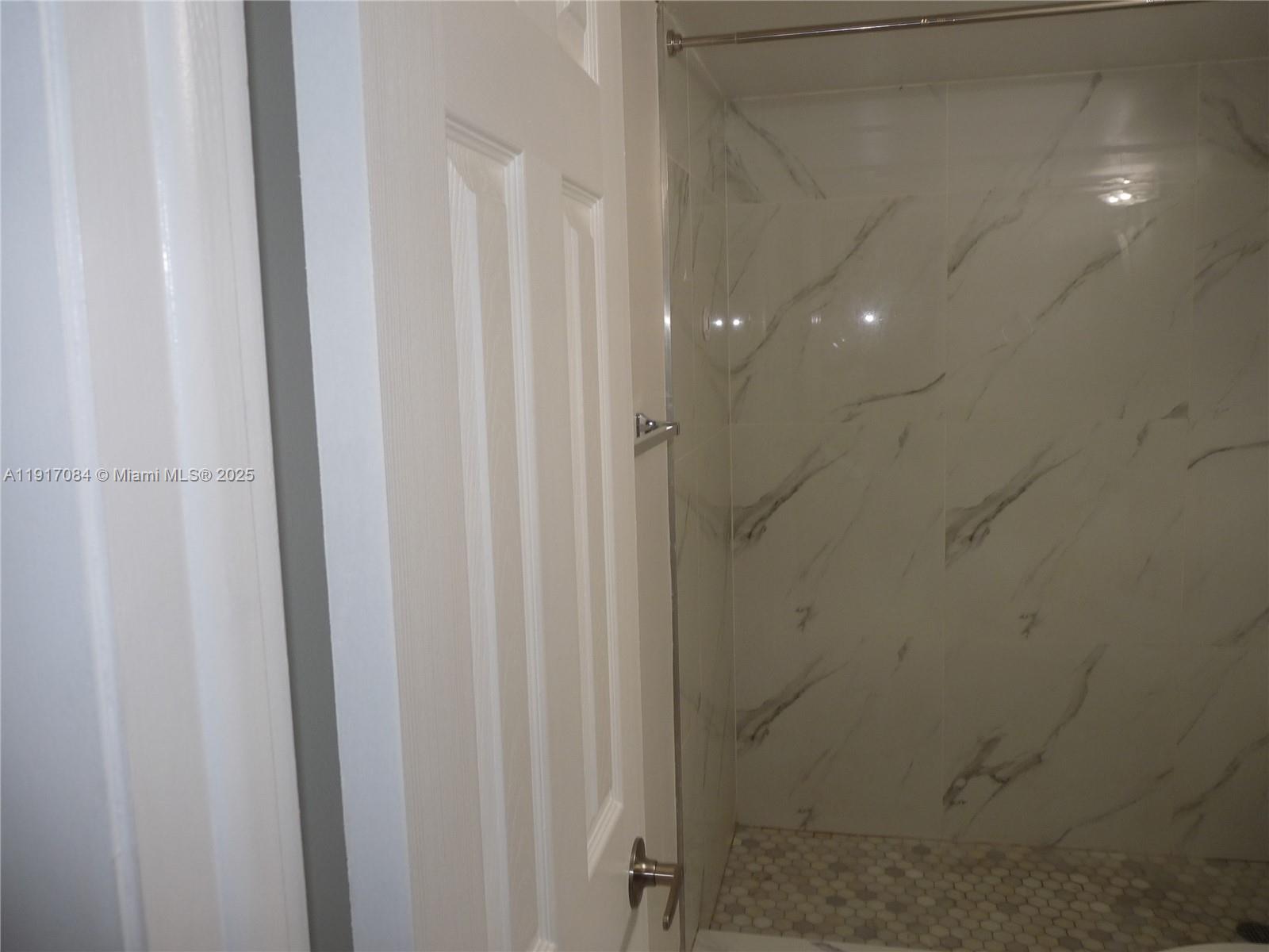 PROMENADE AT KENDALE LAKE - Residential Lease