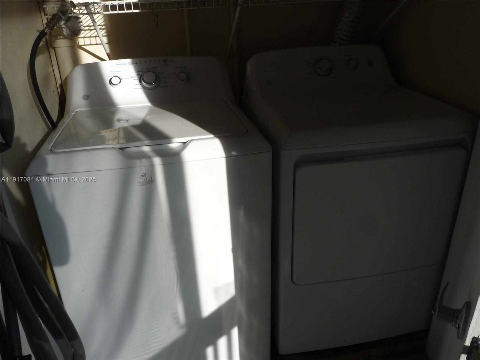 PROMENADE AT KENDALE LAKE - Residential Lease