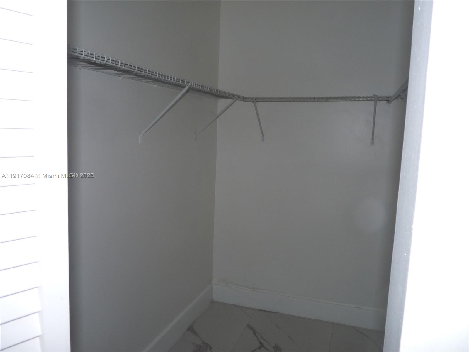 PROMENADE AT KENDALE LAKE - Residential Lease