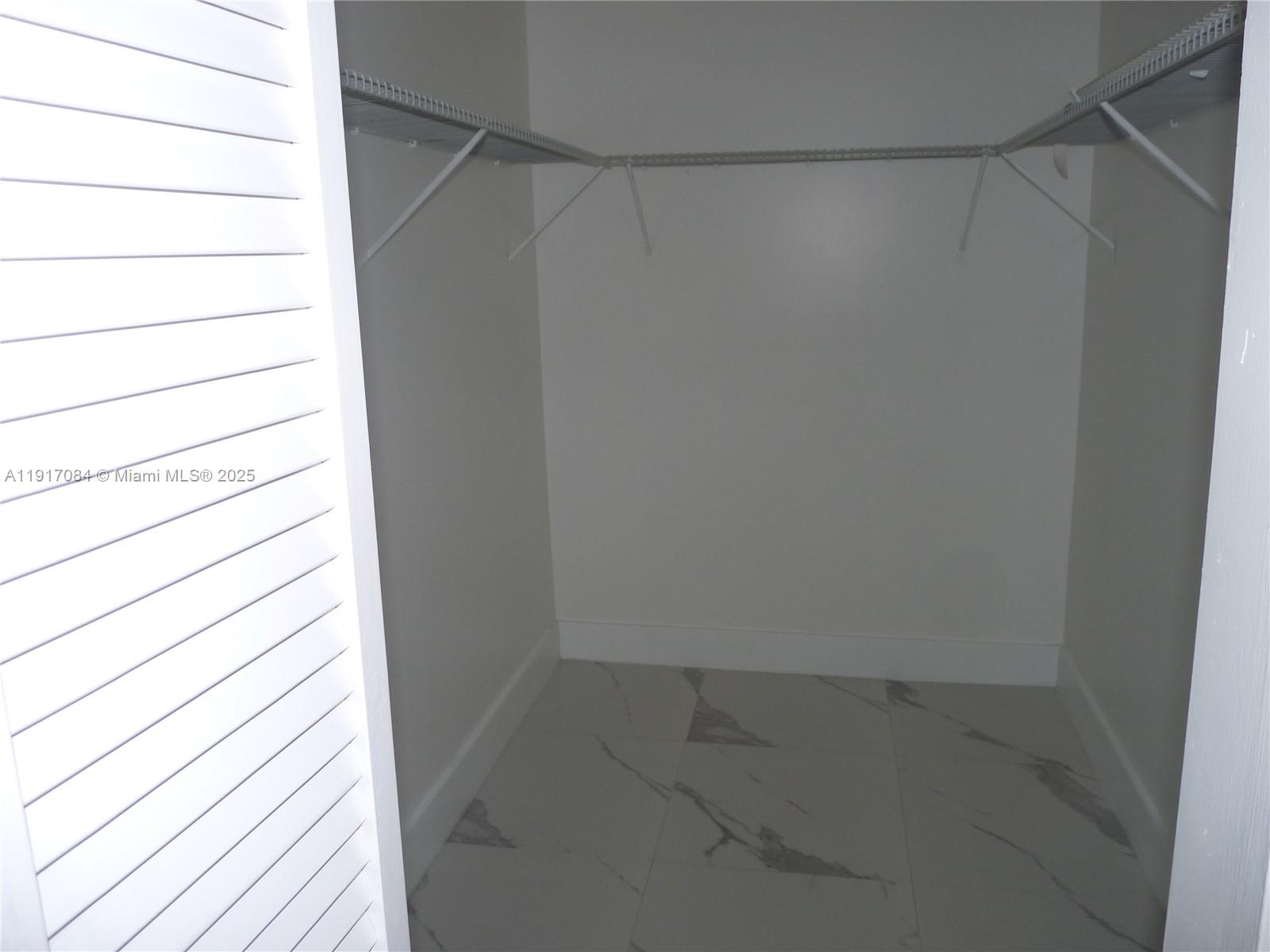 PROMENADE AT KENDALE LAKE - Residential Lease