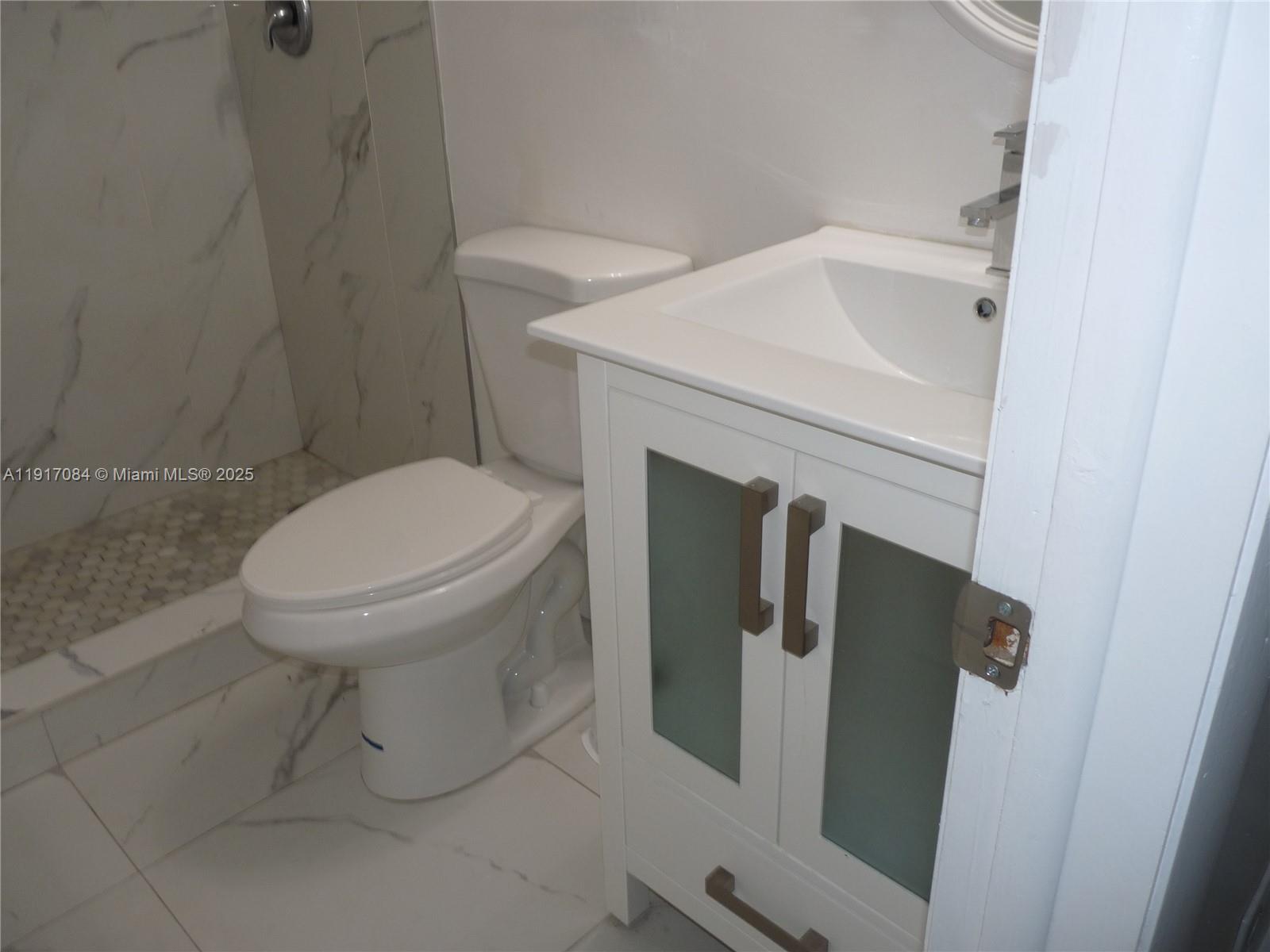 PROMENADE AT KENDALE LAKE - Residential Lease