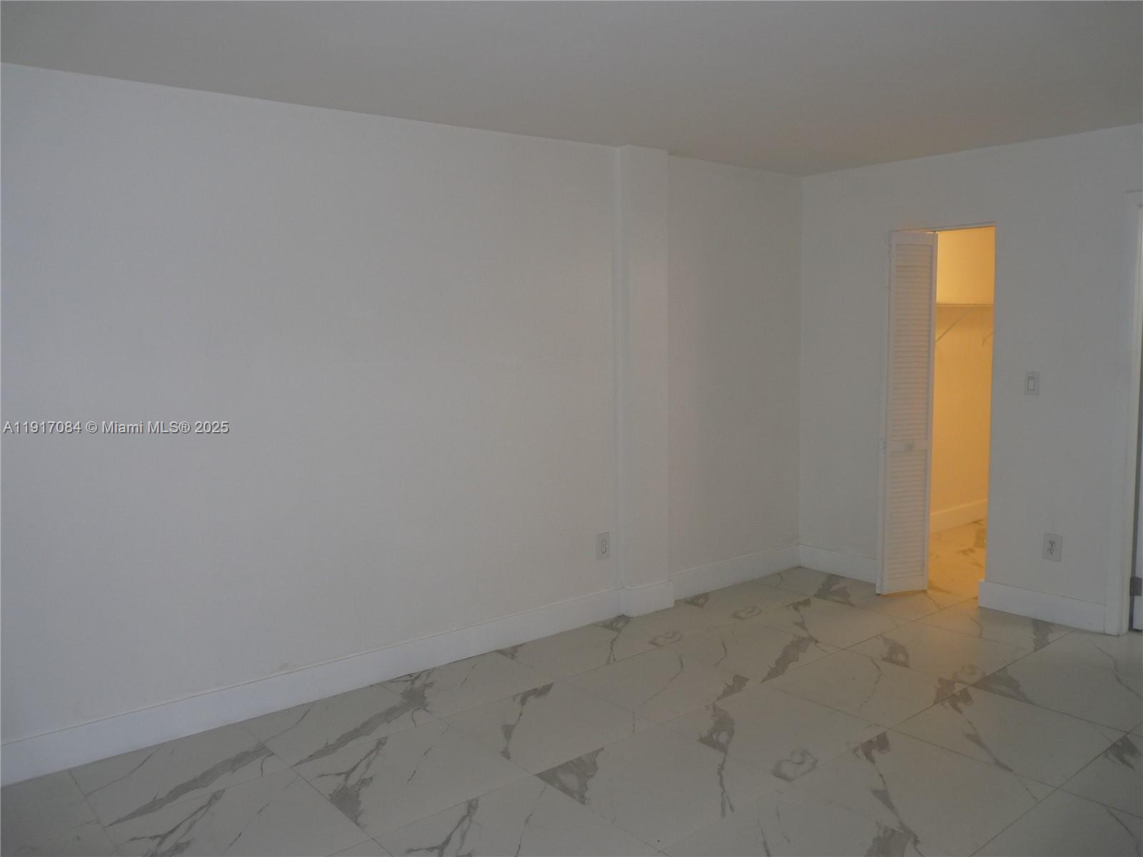 PROMENADE AT KENDALE LAKE - Residential Lease