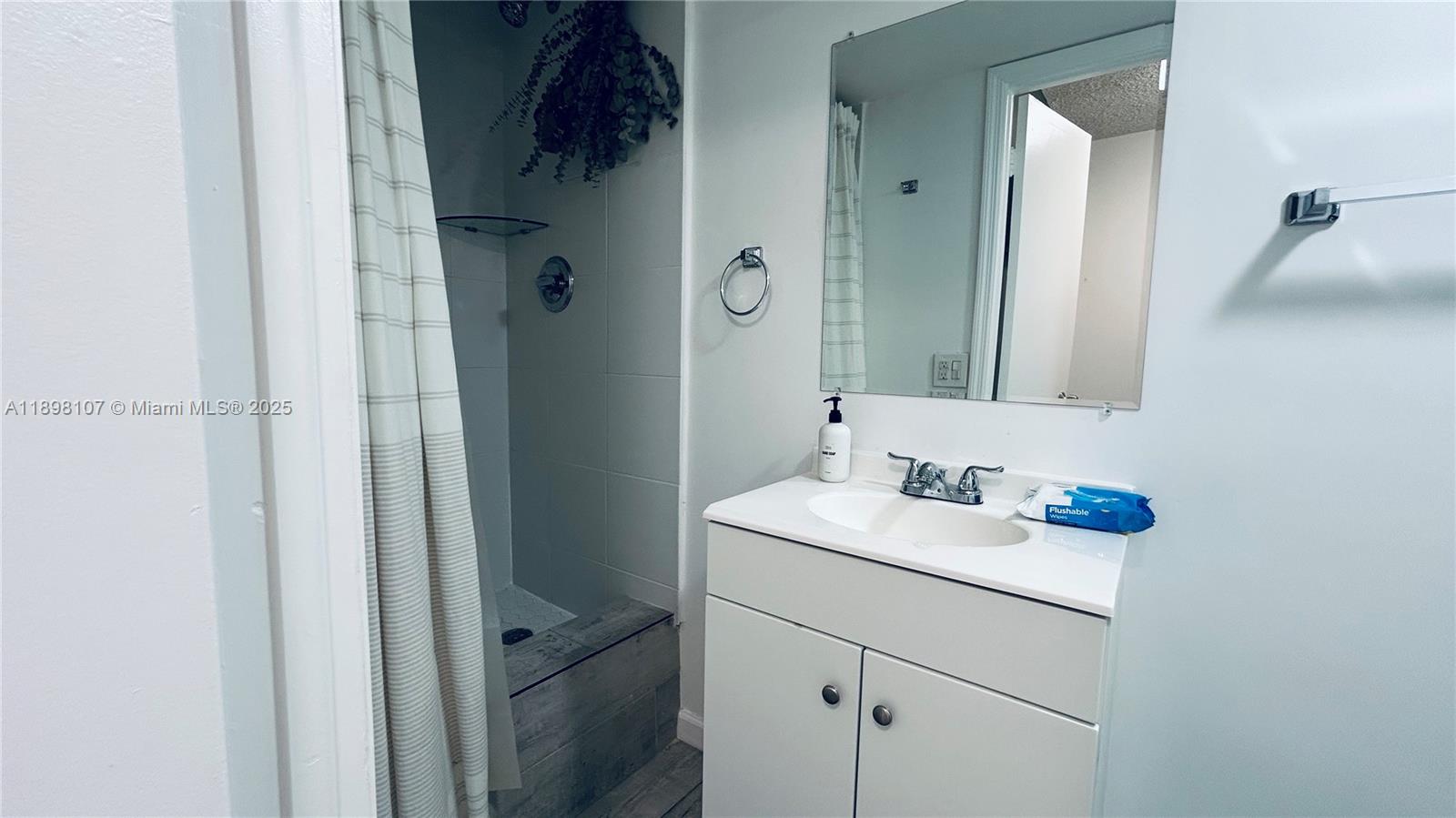 THE FORGE CONDO - Residential Lease