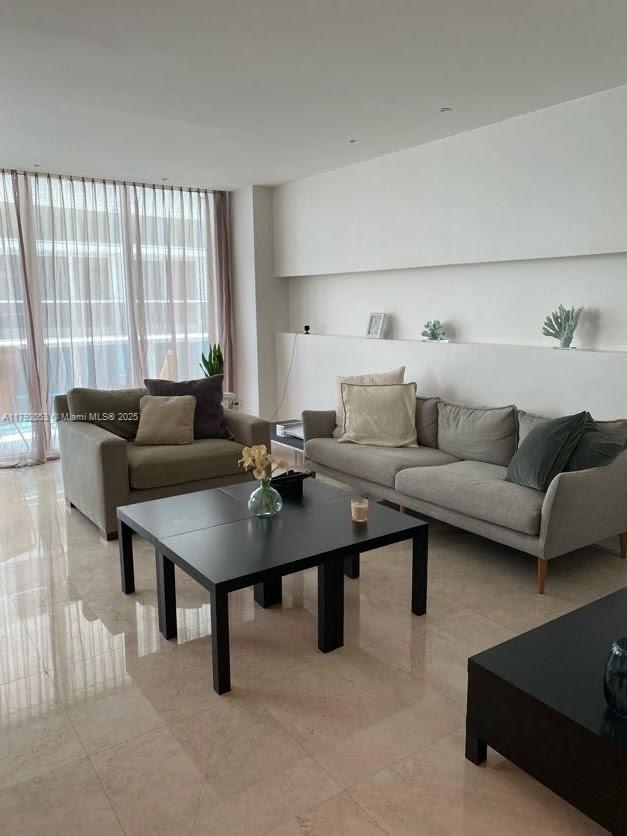 2711 S Ocean 1206