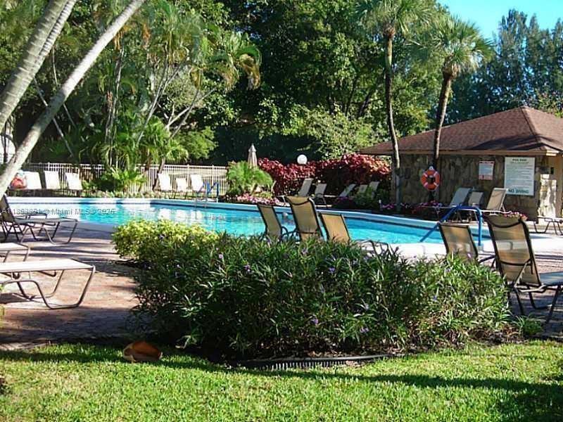 NO 21 PALM-AIRE COUNTRY C - Residential Lease