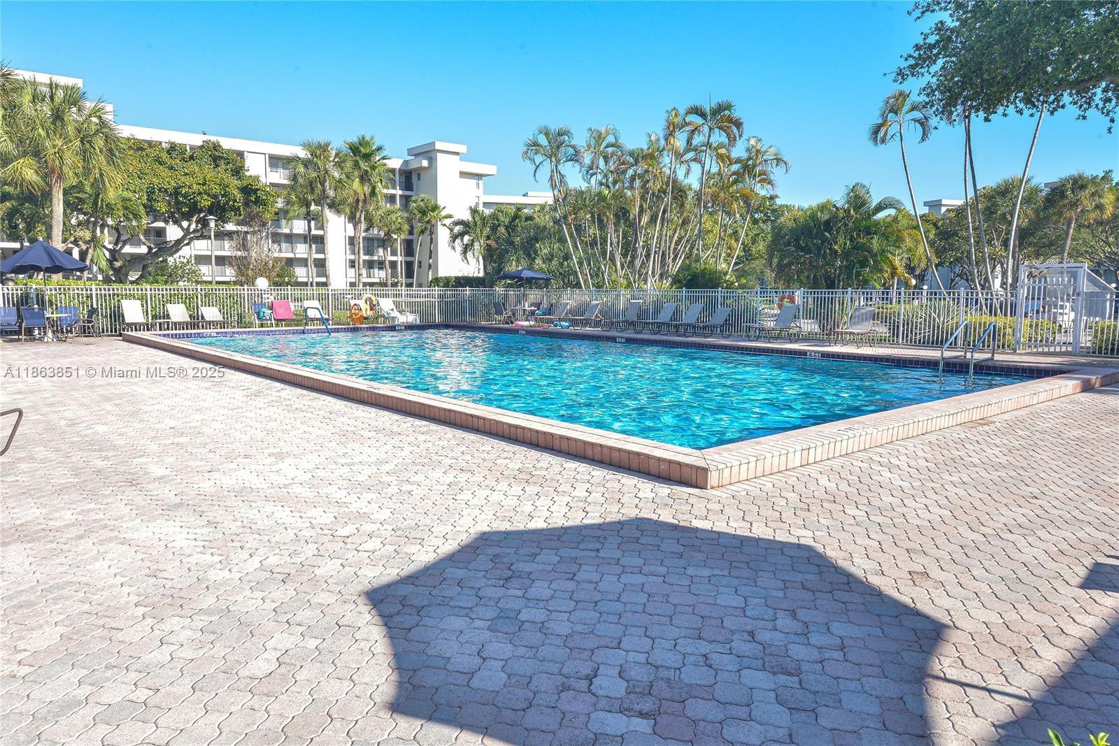 NO 21 PALM-AIRE COUNTRY C - Residential Lease