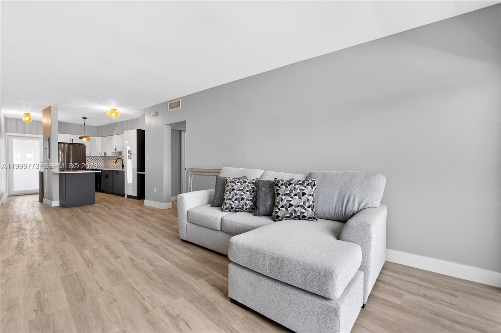 ISLANDER CO-OP - Residential