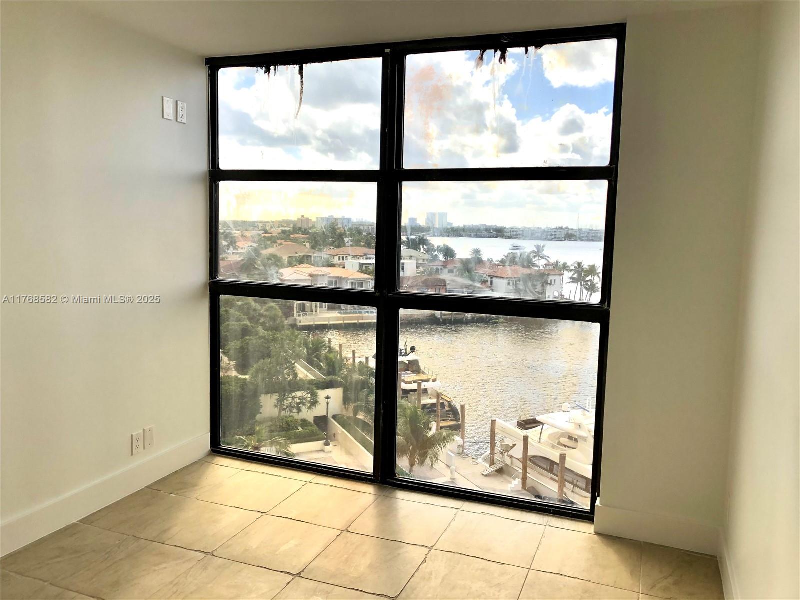 1000 ISL BLVD WILLIAMS IS - Residential