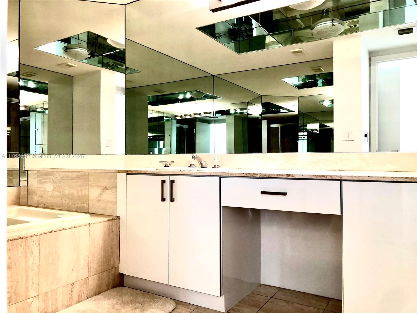 1000 ISL BLVD WILLIAMS IS - Residential