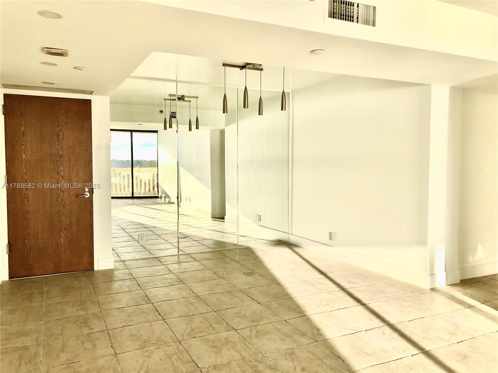 1000 ISL BLVD WILLIAMS IS - Residential