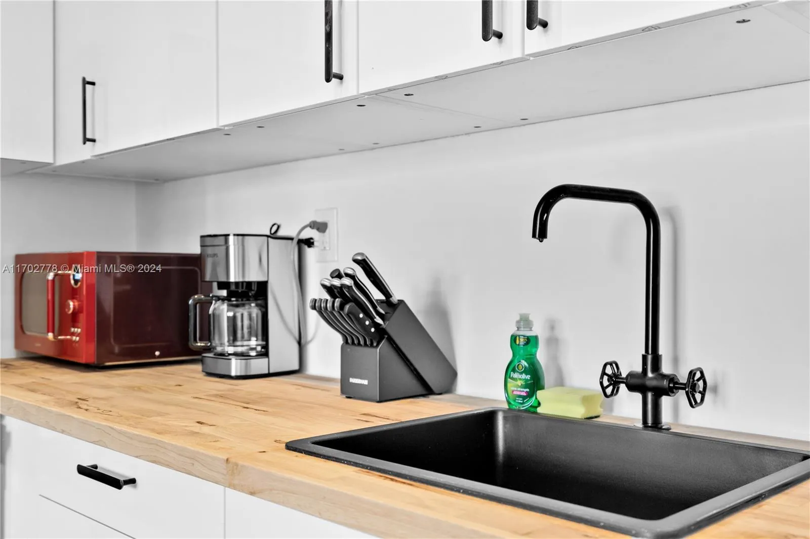 Miami, Florida 33145, United States, 2 Bedrooms Bedrooms, ,1 BathroomBathrooms,Residential,Active,29109