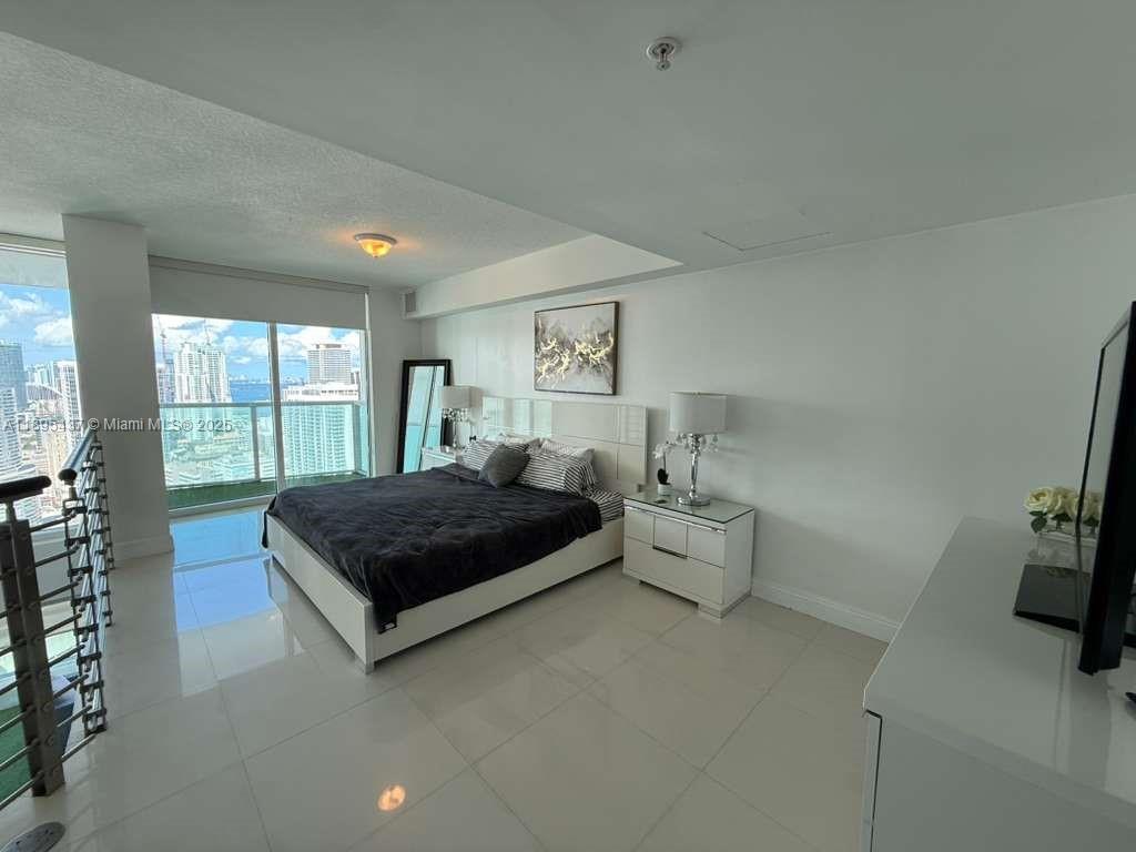 BRICKELL ON THE RIVER S T - Residential Lease