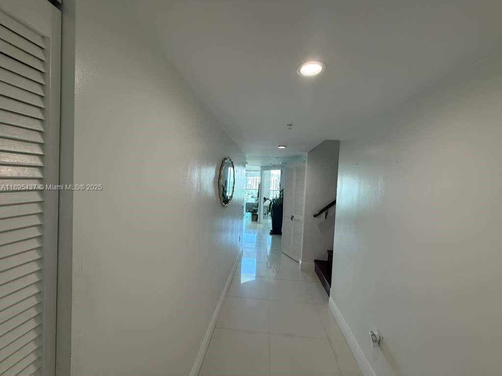 BRICKELL ON THE RIVER S T - Residential Lease