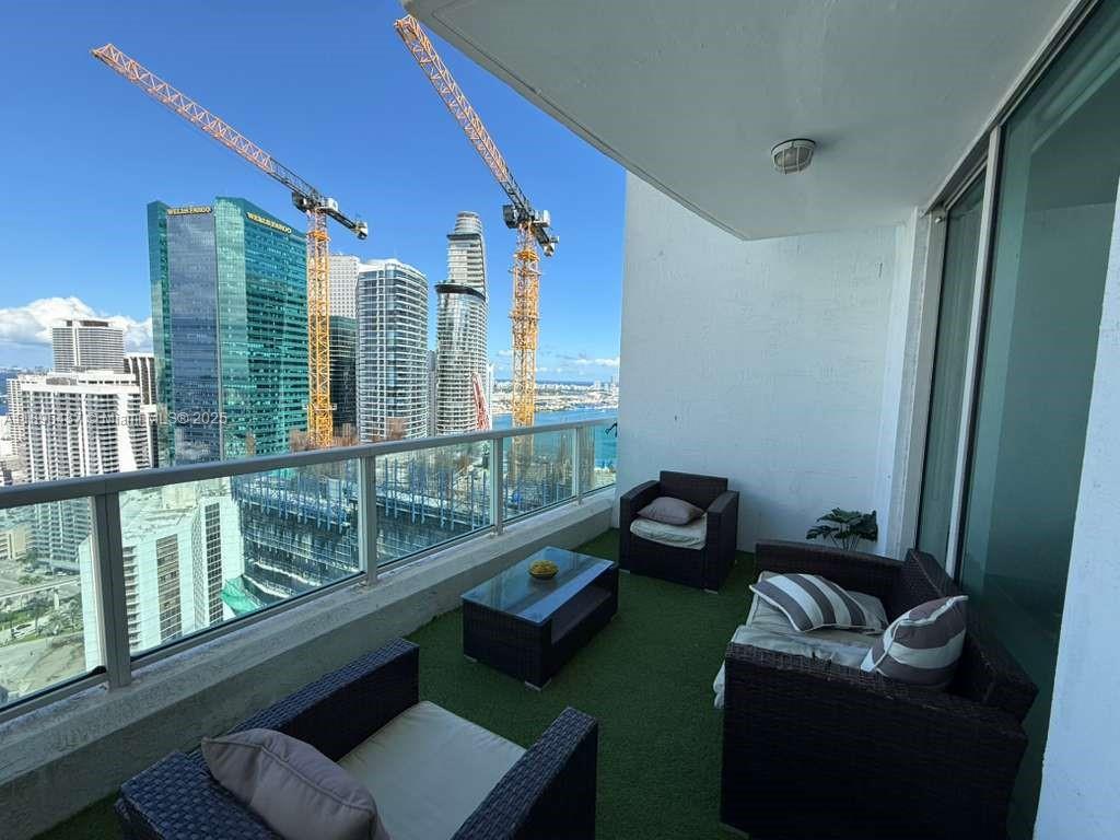 BRICKELL ON THE RIVER S T - Residential Lease