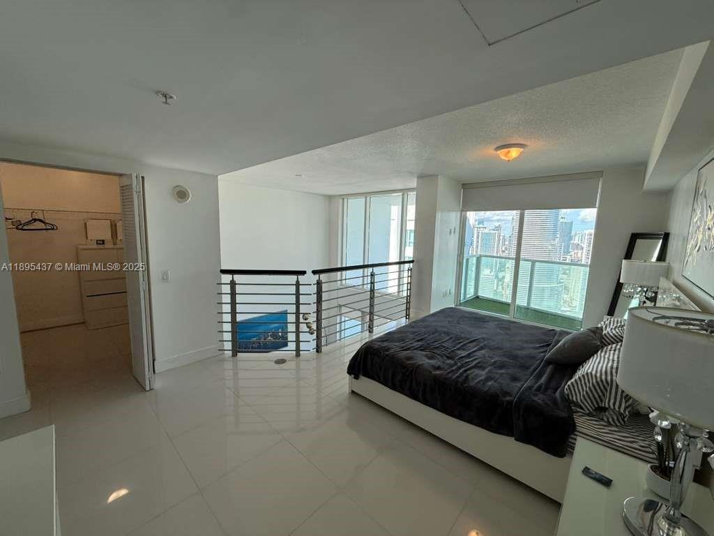 BRICKELL ON THE RIVER S T - Residential Lease