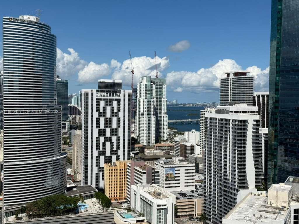 BRICKELL ON THE RIVER S T - Residential Lease