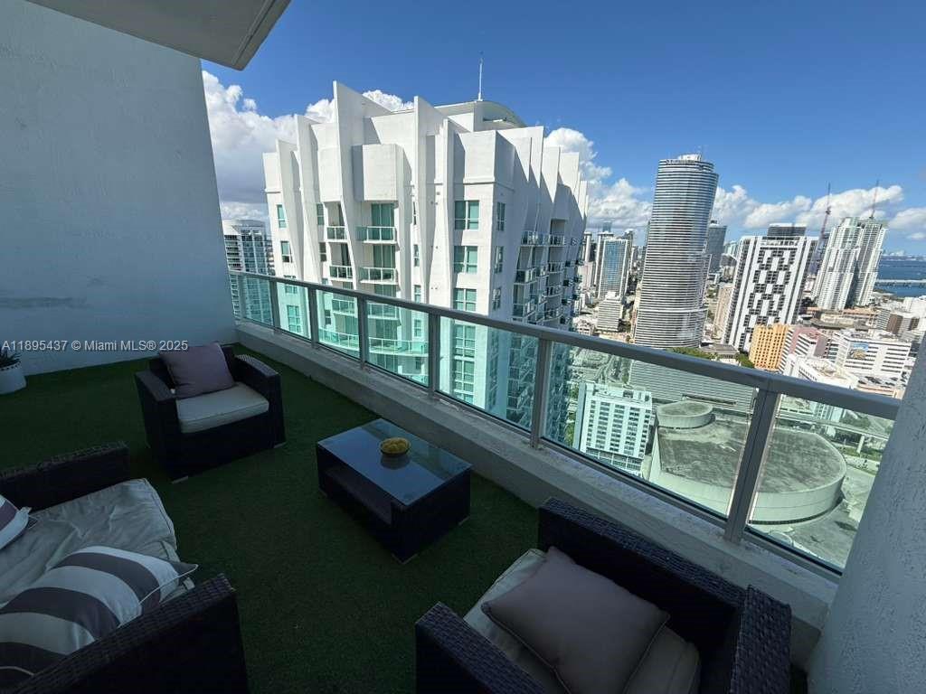 BRICKELL ON THE RIVER S T - Residential Lease