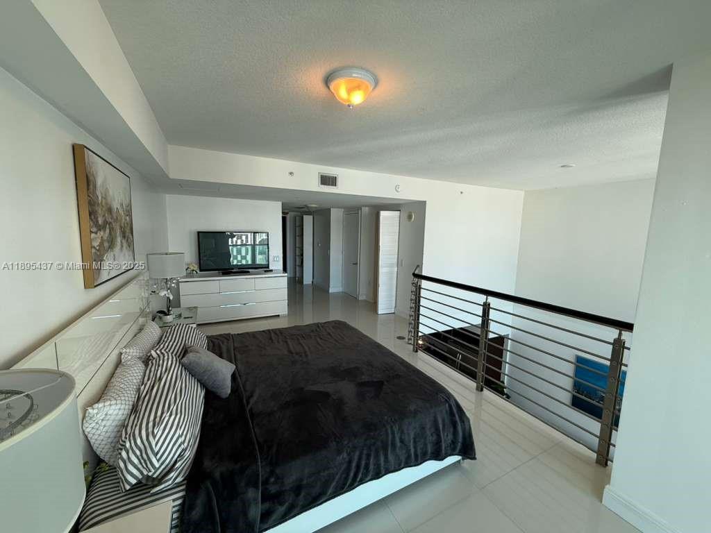 BRICKELL ON THE RIVER S T - Residential Lease