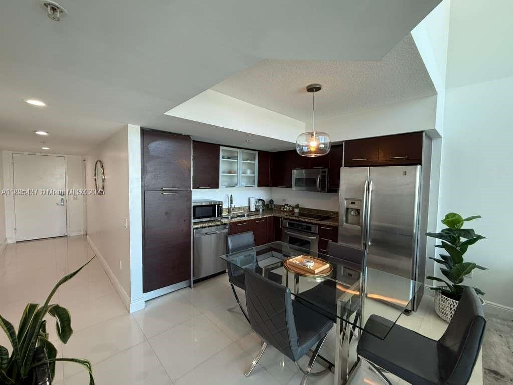 BRICKELL ON THE RIVER S T - Residential Lease