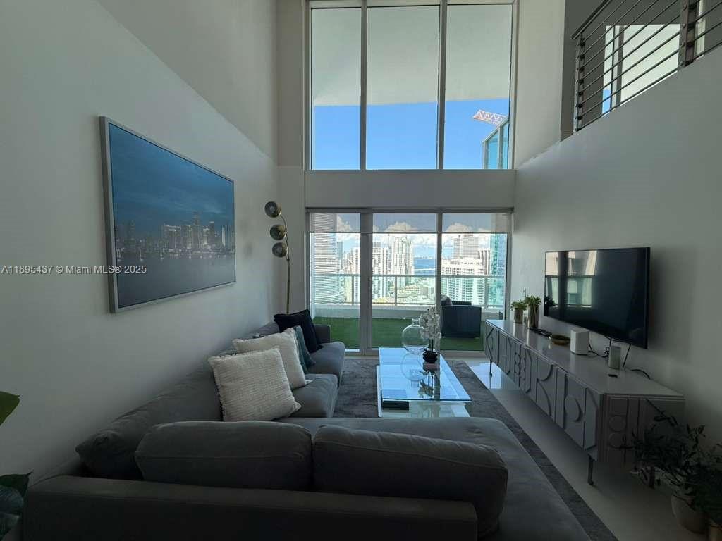 BRICKELL ON THE RIVER S T - Residential Lease