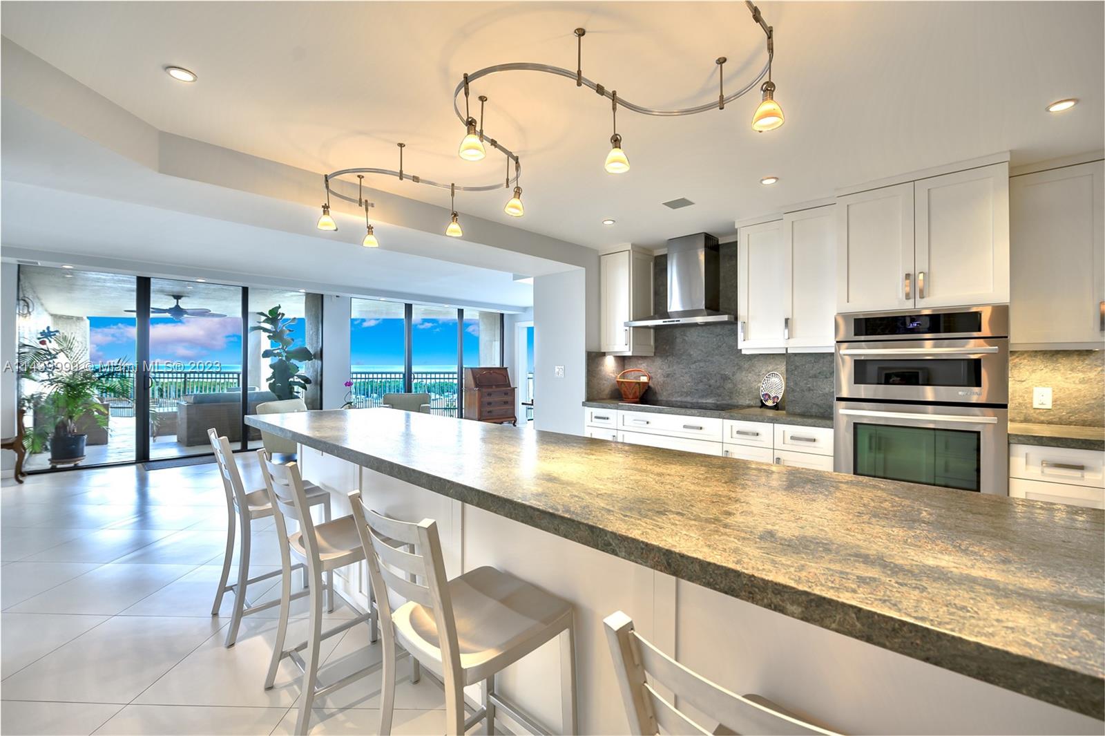 YACHT HARBOUR - Residential