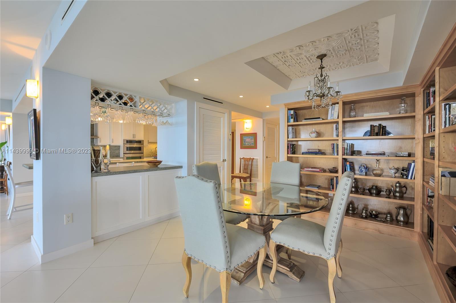 YACHT HARBOUR - Residential