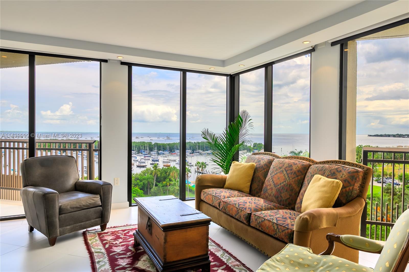 YACHT HARBOUR - Residential
