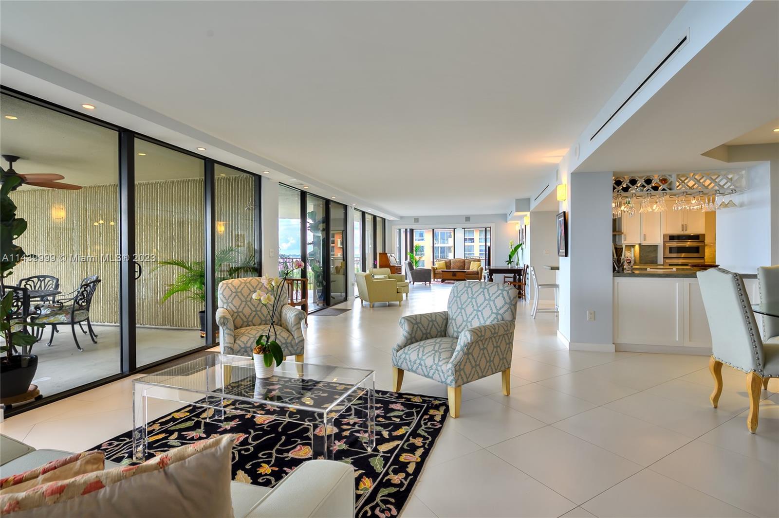 YACHT HARBOUR - Residential