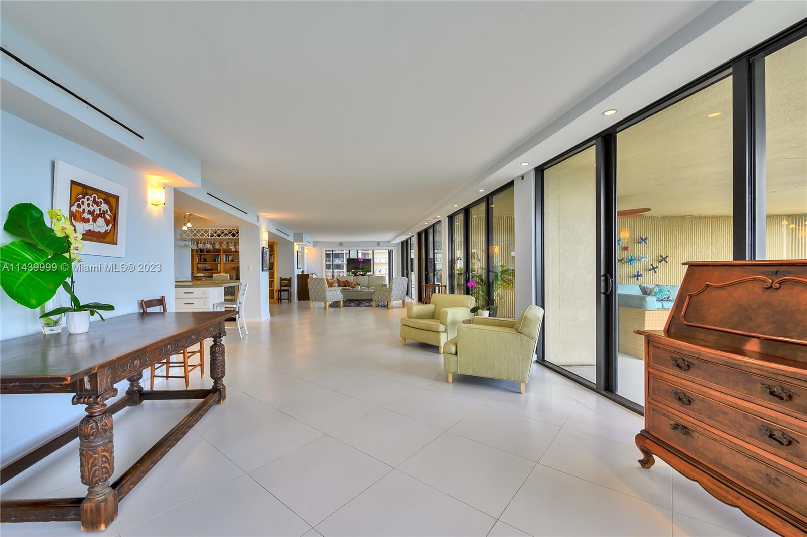 YACHT HARBOUR - Residential
