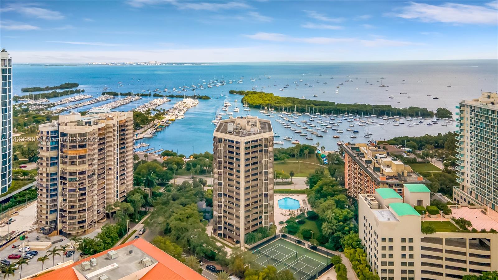 YACHT HARBOUR - Residential
