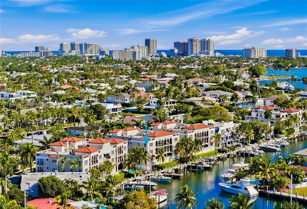 Photo of 1424 SE 12th St #2A, Fort Lauderdale, FL 33316 (MLS # A11943891)