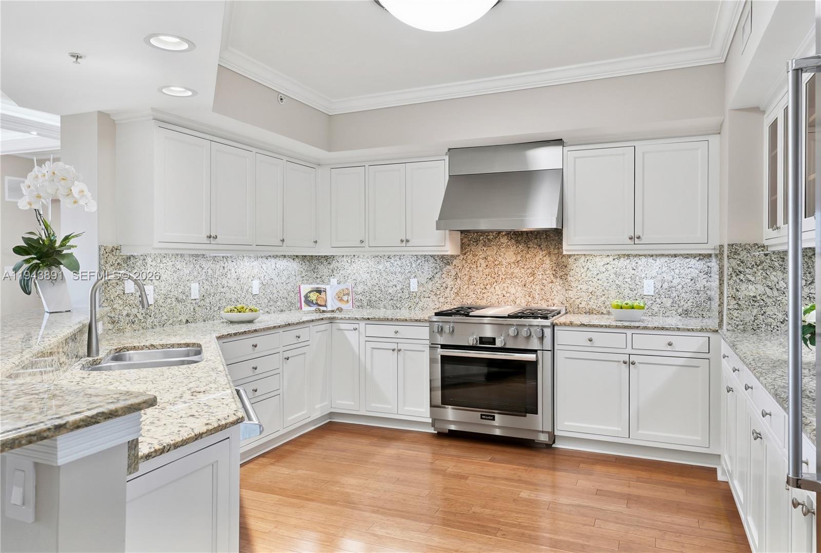 HEMINGWAY LANDINGS CONDO - Residential