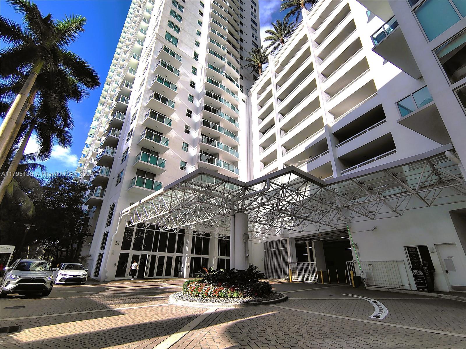 31 SE 5th St 3006