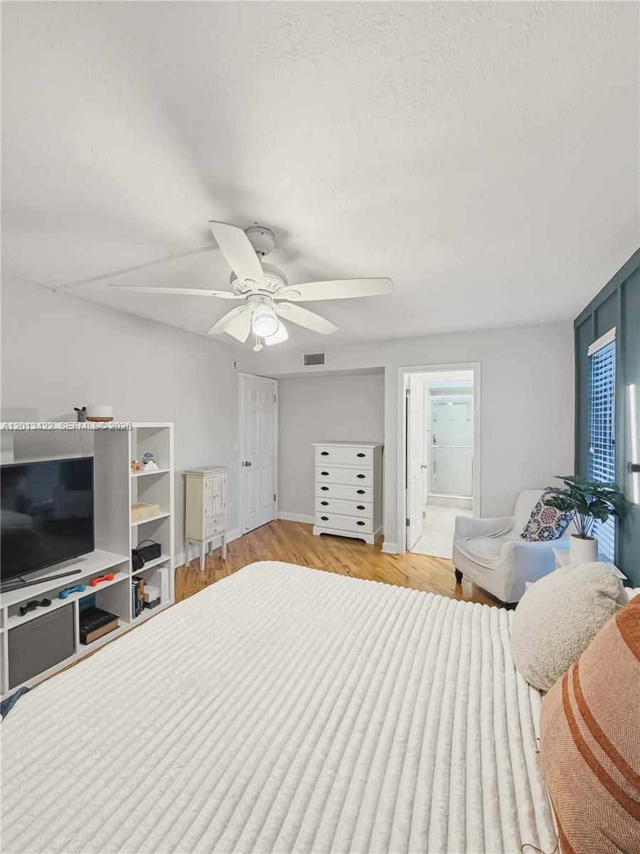 LAURELS AT MARGATE CONDO - Residential