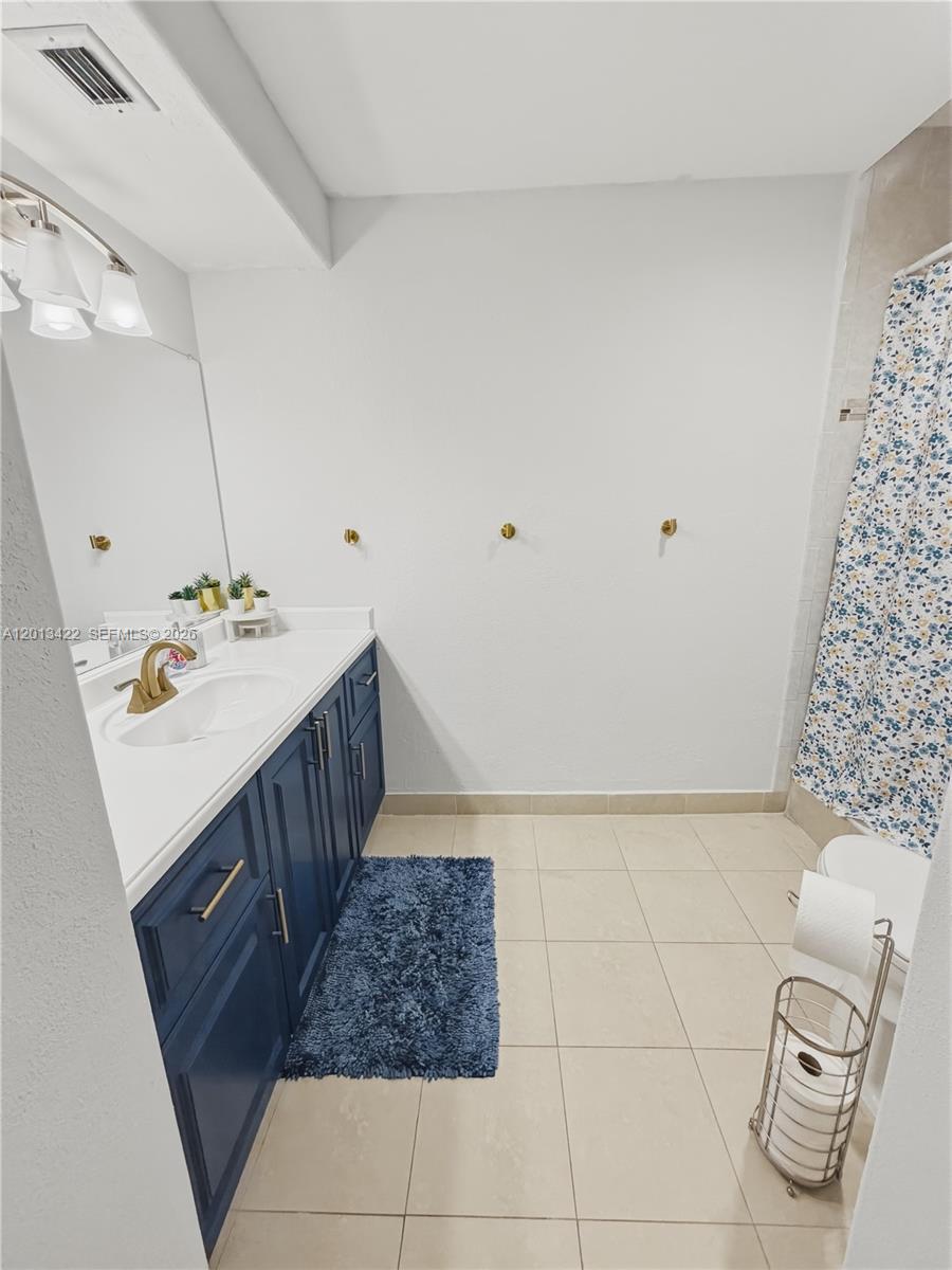 LAURELS AT MARGATE CONDO - Residential