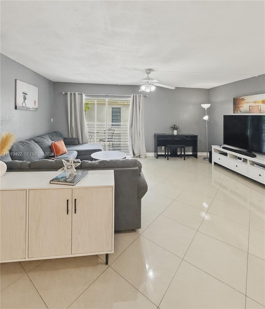 406 N Laurel Dr 207