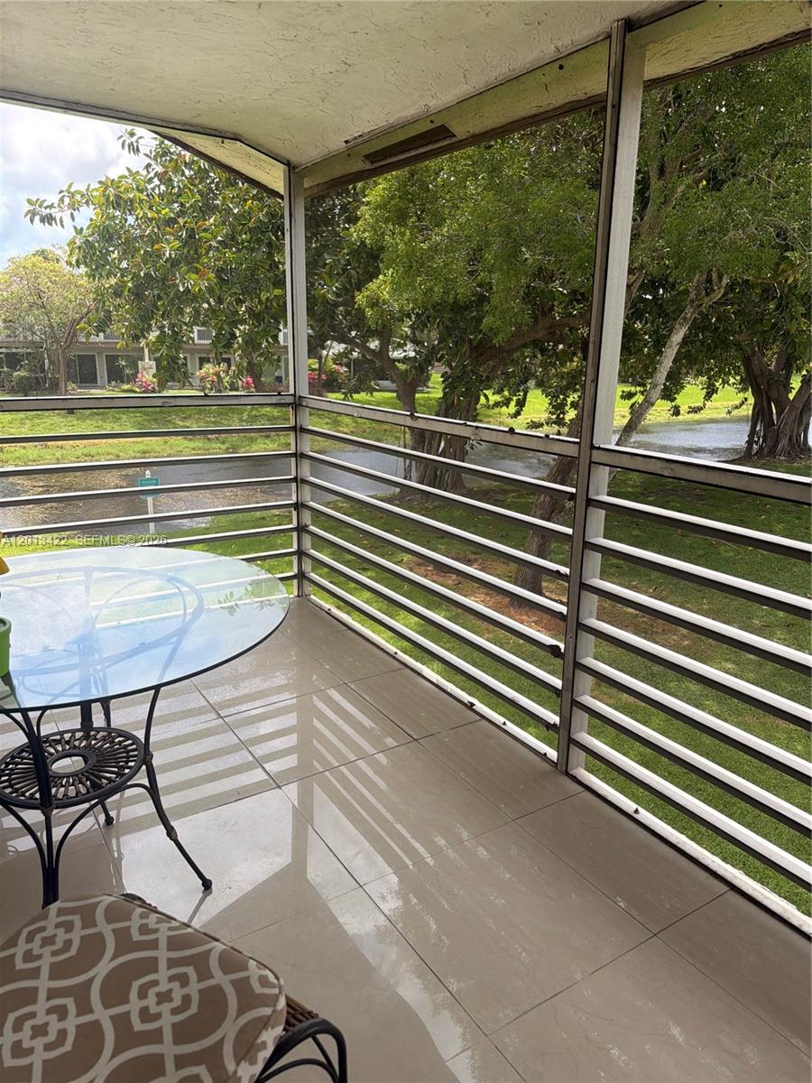 LAURELS AT MARGATE CONDO - Residential